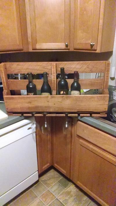 Pallet Wine Rack - Project by BurninBush