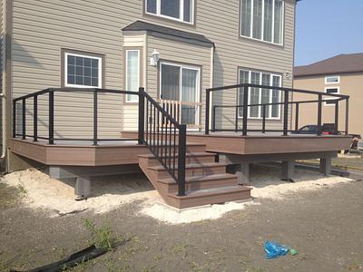 Simple 2 tiered deck - Project by deckman