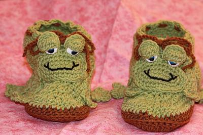 Frog Slippers - Project by Shannon 