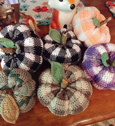 Gingham pumpkins - Project by Charlotte Huffman