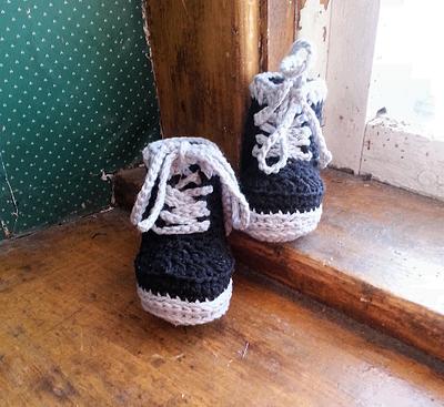 crocheted Baby Boy Boots - Project by bamwam