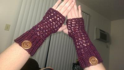 Fingerless gloves - Project by Down Home Crochet