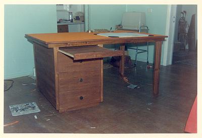 Office desk out of pine.   - Project by LIttleBlackDuck