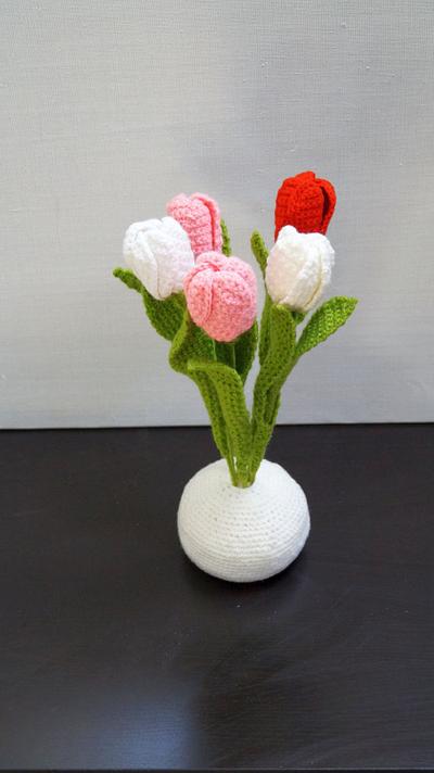 Eco-Friendly Crochet Tulips  - Project by tantsurin