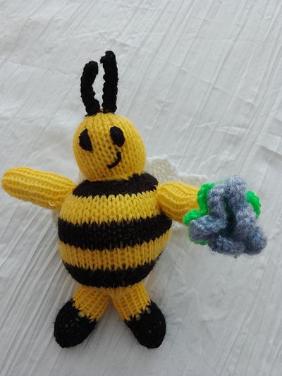 bee  - Project by mobilecrafts