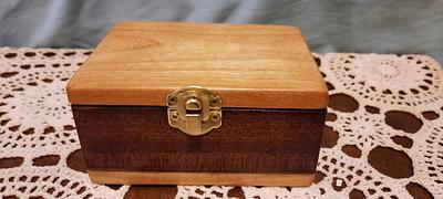BASIC KEEPSAKE BOX WITH HINGED LID - Project by CLIFF OLSEN