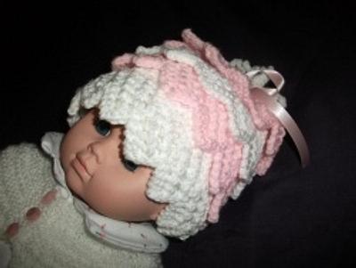 frilled hat - Project by mobilecrafts