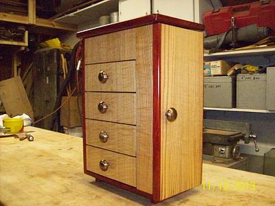 Curly Sassafras and Padauk Jewelry Box - Project by Willie 