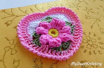 Granny Square Heart - Crochet Tutorial - Project by MyDearKnitting