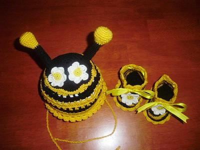 Bumble-bee set - Project by Petra