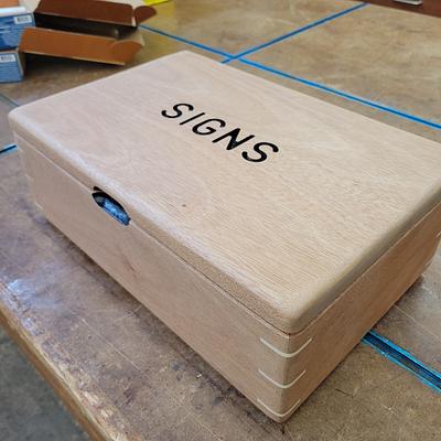 Rockler Sign Making Kit Storage Box. - Project by Pottz