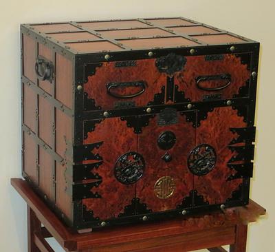 Japanese Sea Captains Chest - Project by Madburg