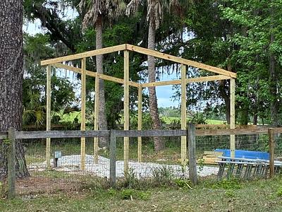 Cowgirl pool screen pergola  - Project by Gary G