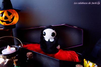 Wednesday Addams Amigurumi - Addams Family - La Calabaza de Jack - Project by La Calabaza de Jack