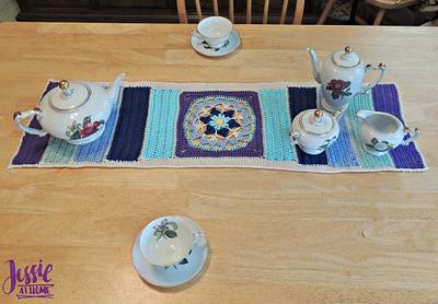 Flower Table Runner - Project by JessieAtHome