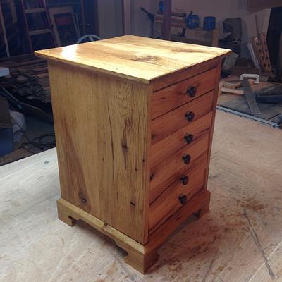 Small chest of drawers  - Project by Victor sykes