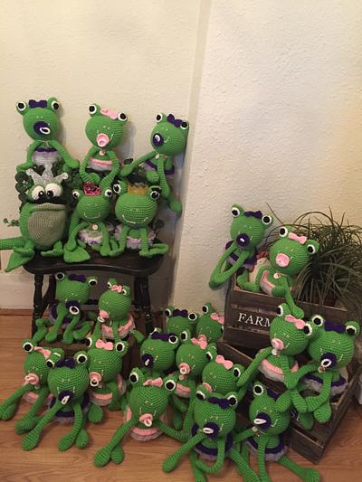 Frogs Frogs Frogs - Project by Terri