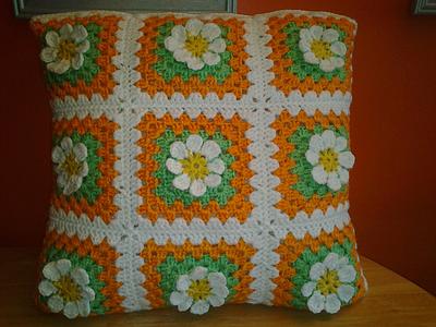 Pillow Cover - Granny Squares - Project by Sherily Toledo's Talents