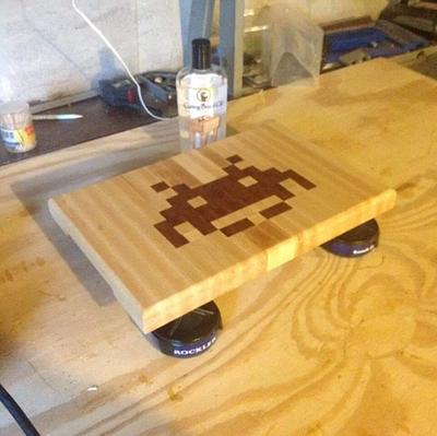 Space invader cutting board - Project by yuvalt