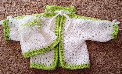 Three little sweaters with beanies - Project by HavasuHooker