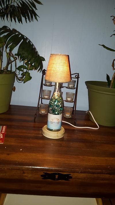 First wine bottle lamp - Project by Galvipa