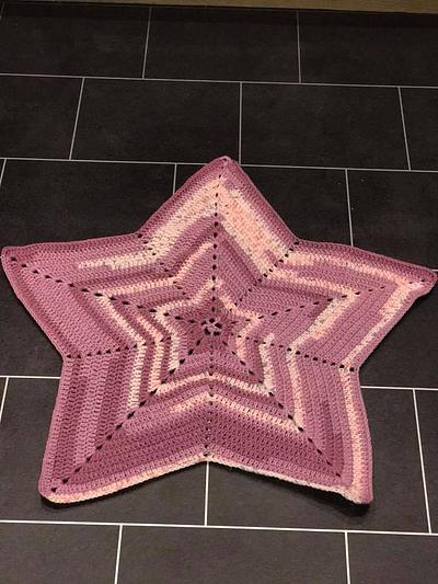 The Cat Star Blanket - Project by CrochetNikki