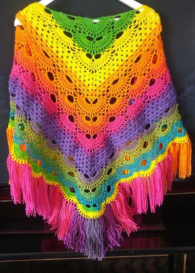 Fringed and Awesome Shawl - Project by Lcbax