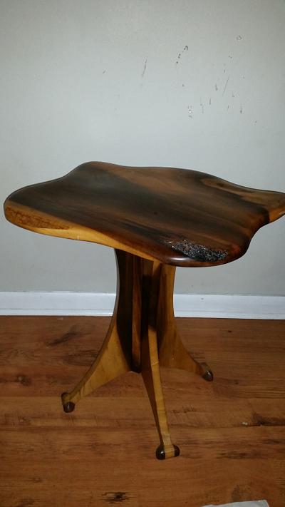 My little magnolia table. - Project by Sean
