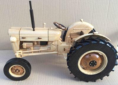 Fordson Super Dexta wooden model (third one) - Project by Dutchy