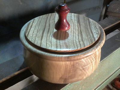Lidded bowl  - Project by Monchichi