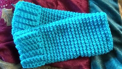 Teal short fingerless mittons for hubby - Project by Kristi