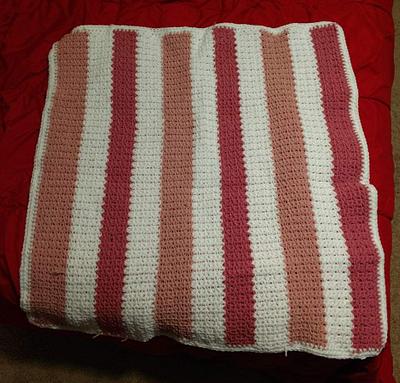 Pink and white striped baby blanket - Project by Nicole