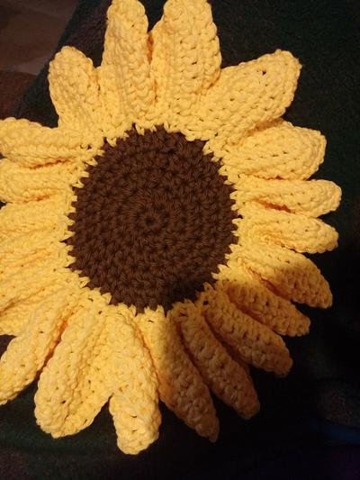 sunflower hot pad - Project by Down Home Crochet