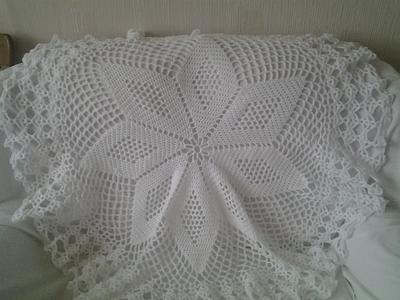 Star design circular  heirloom baby shawl  - Project by Catherine 