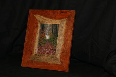 Pallet Wood Picture Frame - Project by Railway Junk Creations