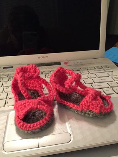 Newborn sandals - Project by hookergirl