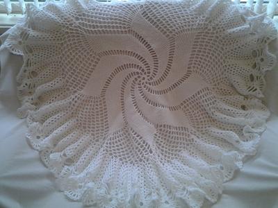 Windmill design circular baby shawl - Project by Catherine 