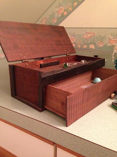 Walnut & Ebony Jewelry Box - Project by ChurchillGuitars