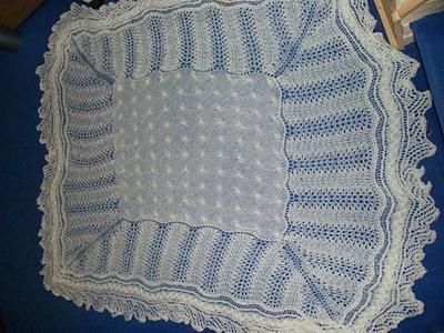 2ply cable and lace shawl - Project by mobilecrafts
