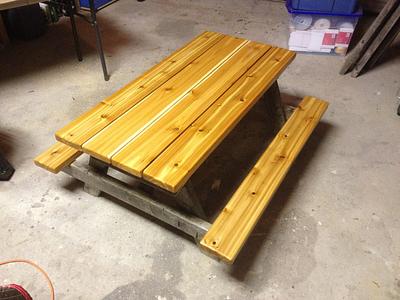 Reclaimed kids picnic table. - Project by Oblivion