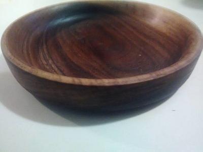 Walnut shallow bowl - Project by Rustic1