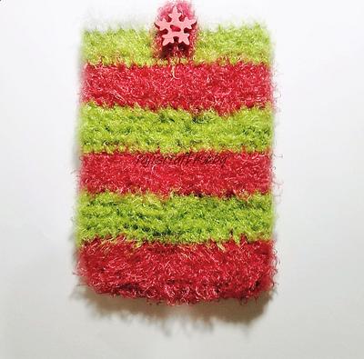 Christmas Themed Mobile Pouch - Project by rajiscrafthobby