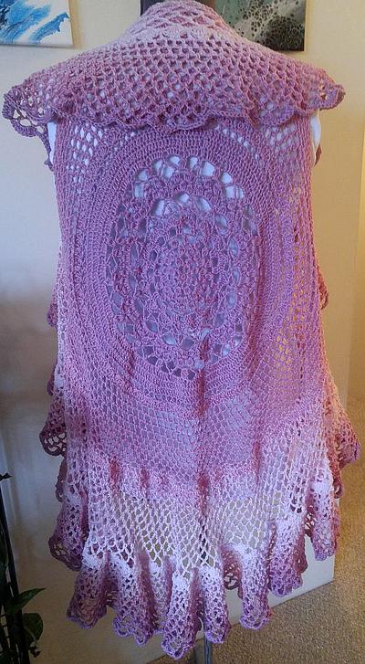 Softly colored Boho vest - Project by Lcbax