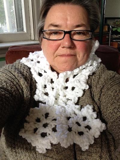 Snowflake Scarf & Fingerless Gloves - Project by MsDebbieP