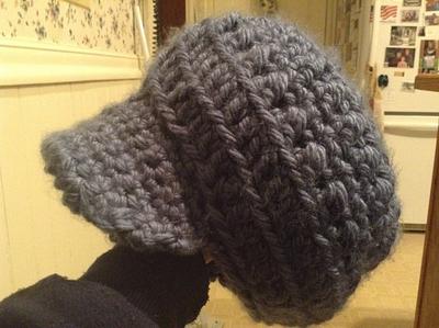 Slouchy peaked cap - Project by Christine