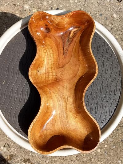 Curvy maple bowl - Project by Mark Michaels