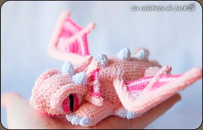 Pink Crochet Dragon - La Calabaza de Jack - Project by La Calabaza de Jack