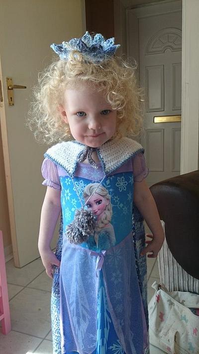 Frozen inspired cape & crown - Project by Amie Jane