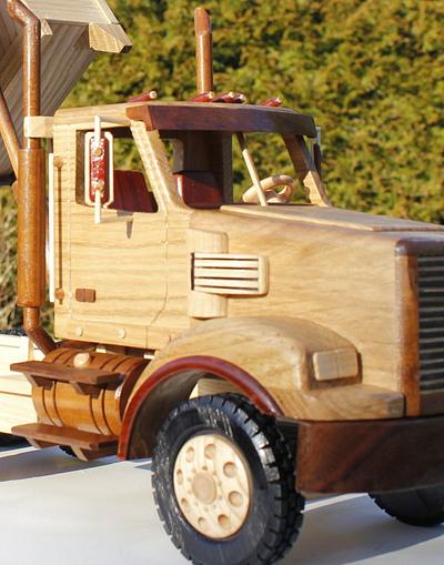 Freightliner dump truck (toys and joys) - Project by Dutchy