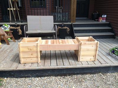 Cedar planter/bench - Project by Rosebud613